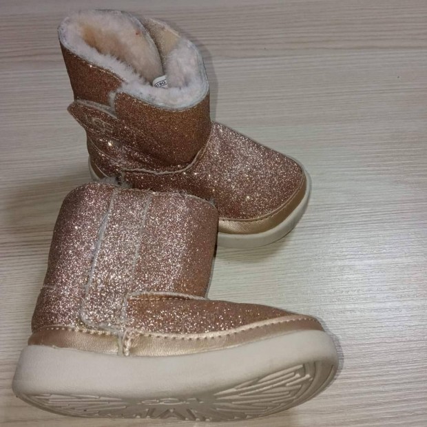 Eredeti Ugg csillogs csizma 20,5-es