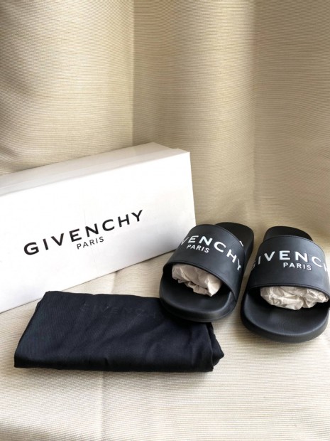 Eredeti. Alig hasznlt Givenchy Paris papucs 41es mret