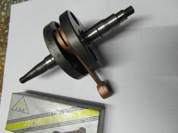 Eredeti, felujitott S51 ftengely