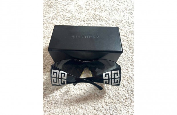 Eredeti, új, női Givenchy Sgv351S napszemüveg Swarovski kristályokkal