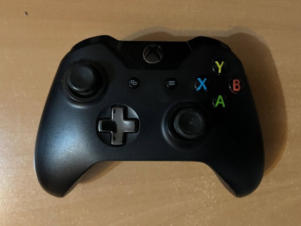 Eredeti, wirelles, fekete szn els genercis xbox one kontroller el