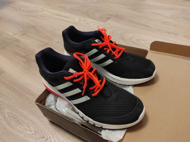 Eredeti adidas running futó cipő 44-es szinte új 