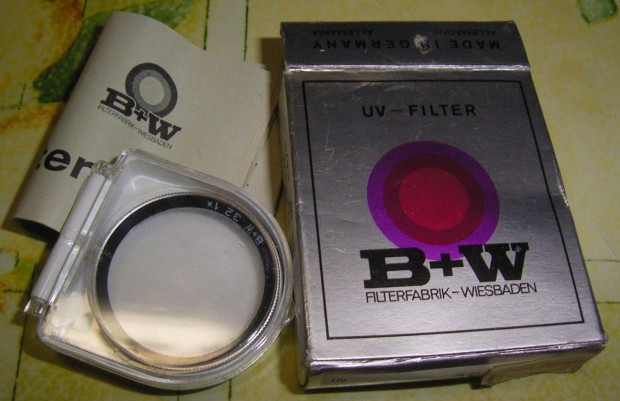 Eredeti dobozában eladó B+W UV szűrő, 32 mm-es szűrőmenetre