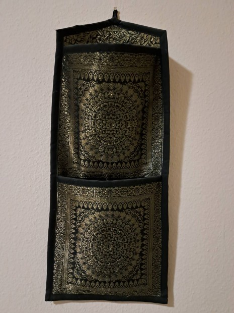 Eredeti fekete arany selyem indiai zsebes tarolo