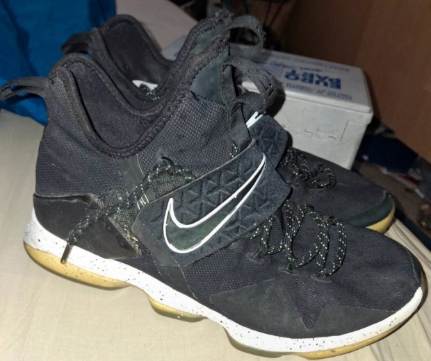 Eredeti férfi Nike cipő