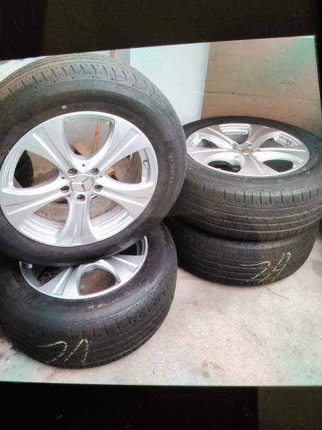 Eredeti gy�ri Mercedes Benz 18-as GLC alufeni garnit�ra elad�