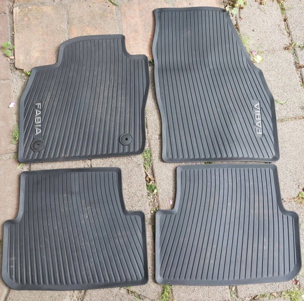 Eredeti gyri Skoda Fabia 4 gumisznyeg