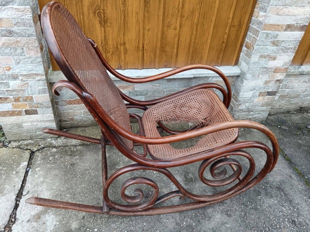 Eredeti régi thonet hintaszék , postázható !