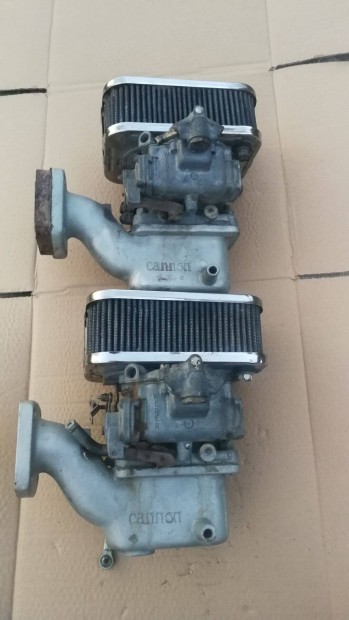 Eredeti sorsz�mozott �ll� Weber karbur�tor p�rban sz�v�csonkokkal