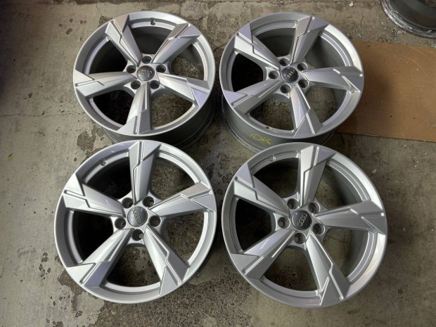 Eredeti szinte új Audi A6 2015-2024 alufelni szett 18" colos