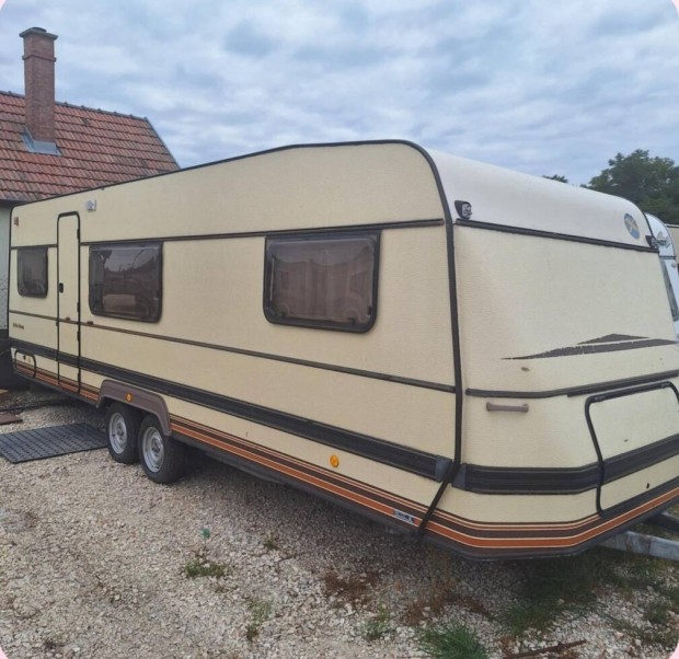 Eriba Nova 7 m lak�kocsi telep�t�sre j� �llapotban elad�!