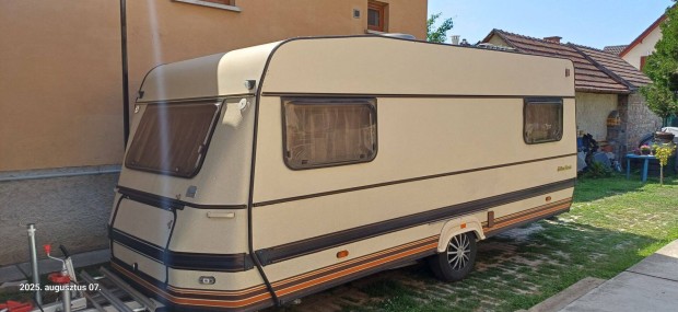 Eriba hymer lakkocsi