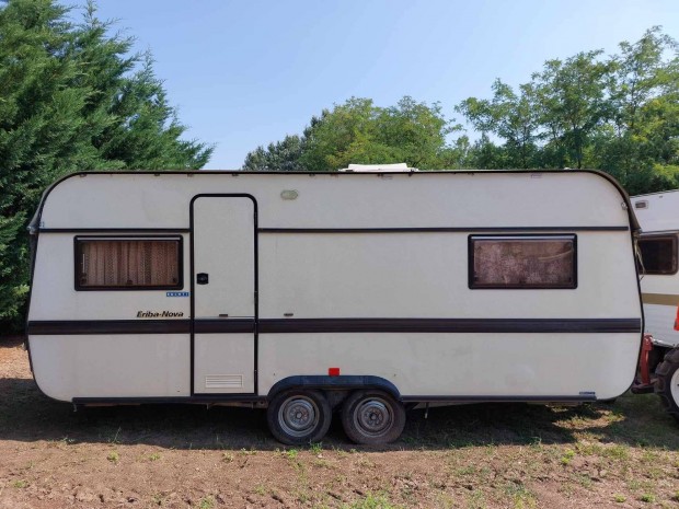 Eriba lakkocsi 5.5m2.3m lakrsz tetvd  teleptsre elado