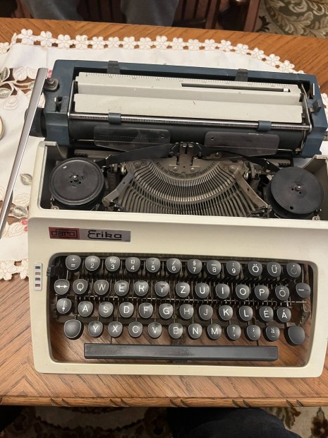 Erika daro �r�g�p elad� 