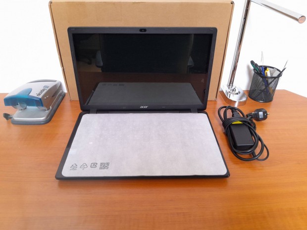 rintkijelzs Acer laptop (Intel CPU, SSD, j akku, magyar bill.)