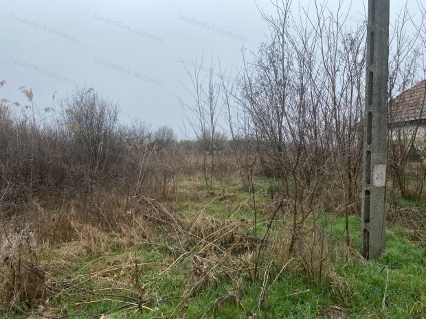 Erk k�zs�gben 1323 nm-es �p�t�si telek elad�!