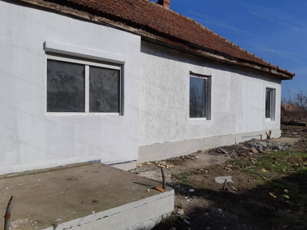 Erk k�zs�gben fel�j�t�s alatt �ll�, 81 nm-es csal�di h�z elad�!