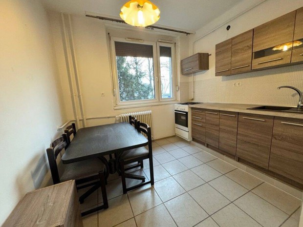 Erk�lyes Garzonlak�s A Belv�ros K�zel�ben Elad� !