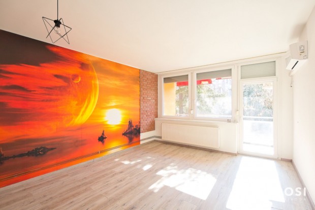 Erk�lyes, m�sf�l szob�s, sz�p �llapot� lak�s kiad�