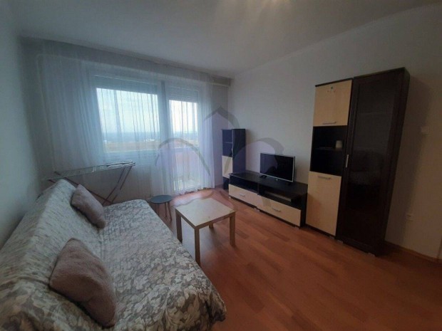 Erk�lyes lak�s kiad� az Egyetem k�zel�ben (C�vis utca)