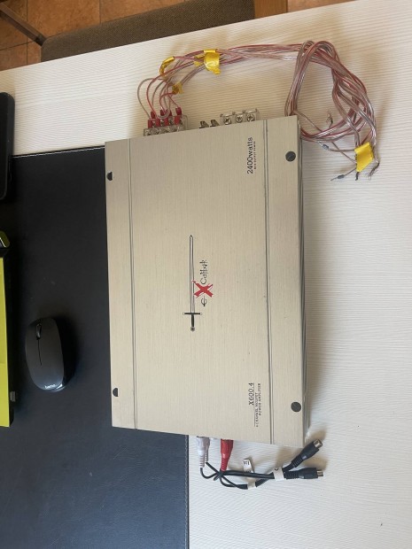 Erősítő 2400w