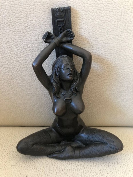 Erotikus bronz szobor