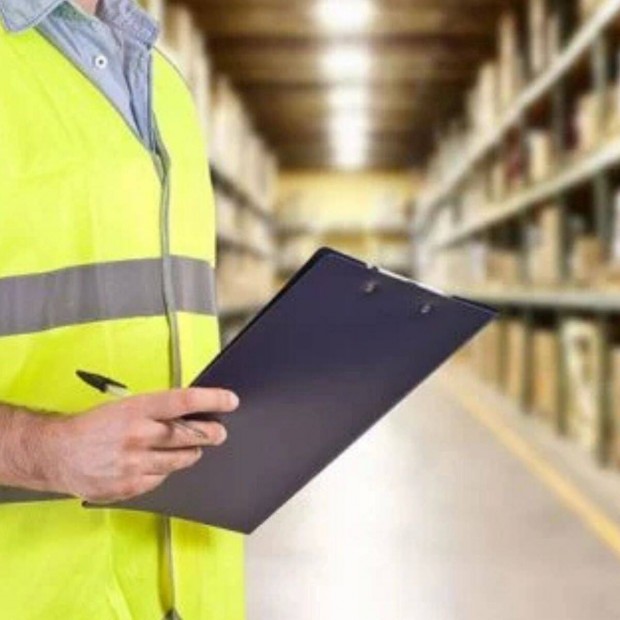 �rt�kes�t� rakt�ros azonnali kezd�ssel