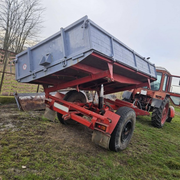 �rv�nyes m�szakival p�tkocsi elad�