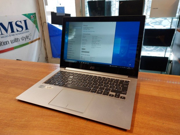 Esdztétikai hibás B kat. érintős, i7 Asus zenbook leárazás!!