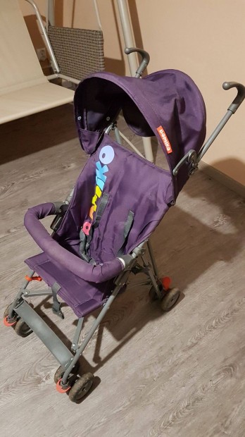 Esernyőre csukható Bomiko babakocsi