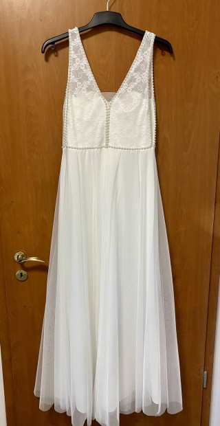 Eskvi ruha menyasszonyi ruha