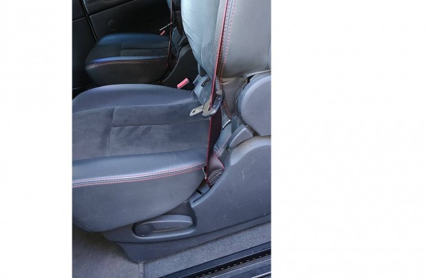 Espace 4 szép alcantara ülés, mágnestalpas, első, piros cérnás Renault