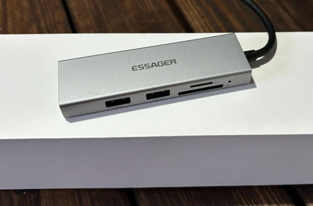 Essager Fm USB-C HUB (4k HDMI, USB 3.0/2.0, SD/TF Krtyaolvas)