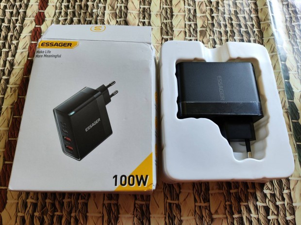 Essager GAN hálózati töltő 2xusb-C, 2xusb-A, 100W PD QC Quick Charge 4