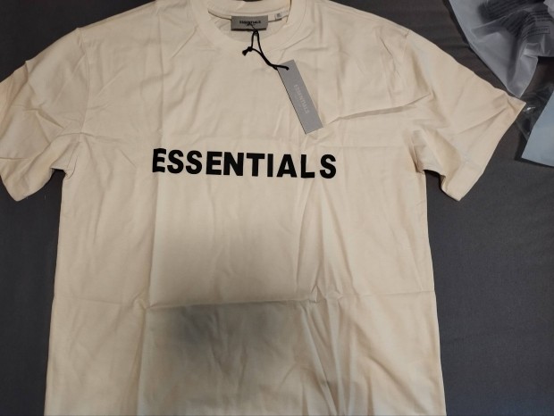 Essentials pl