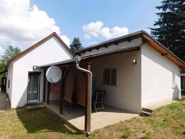 Eszterg�lyhorv�tiban fel�j�tott csal�di h�z elad�