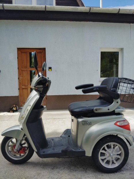 Etalon vital háromkerekű elektromos robogó