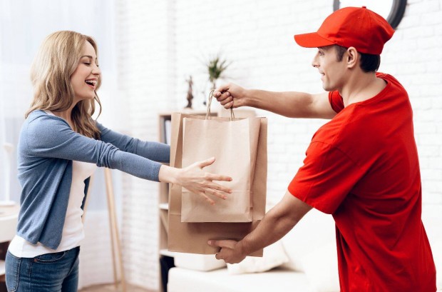 Étel kiszállítás 350.000Ft + üzemanyag térítés