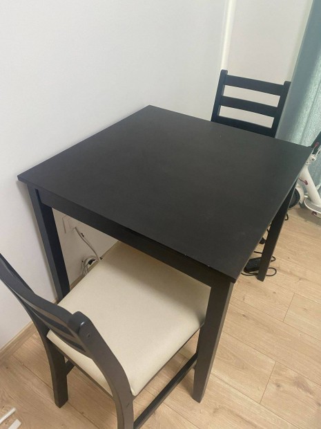 tkez asztal 74x74 + 2 szk Ikea