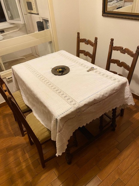 Étkező asztal, 6 db székkel, koloniál