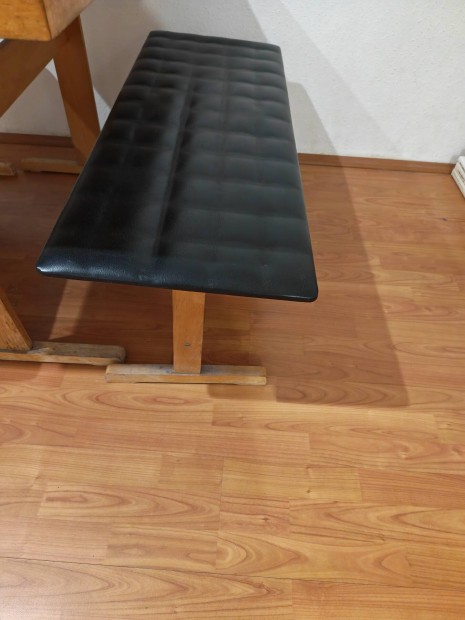 �tkez� garnit�ra