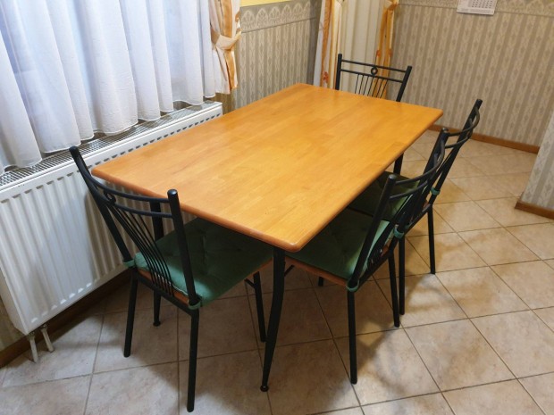 Étkezőasztal 6 székkel