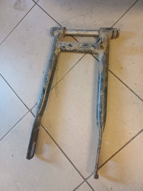 Etz h�ts� leng�villa tengellyel.