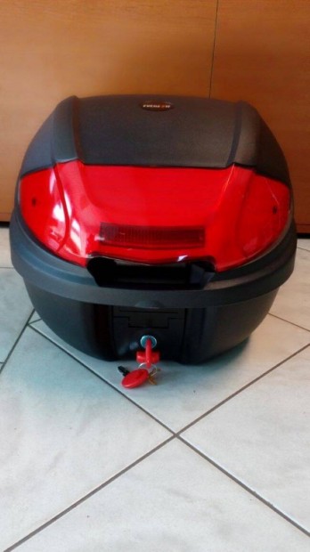 Everestt csomagtart� doboz (30 liter)