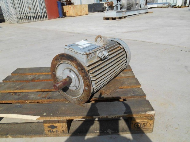 Evig villanymotor (azonost: 1646) teljestmny: 10kW, 960 ford