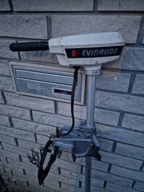 Evinrude elektromos 12V-os akkumulátoros csónakmotor