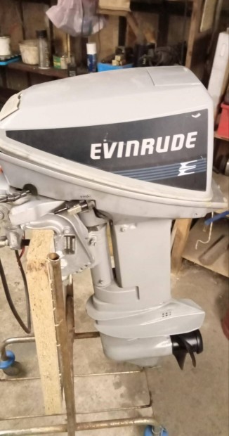 Evinrude gyári 15le önindítós rövid csizmás kézi karos csónakmotor