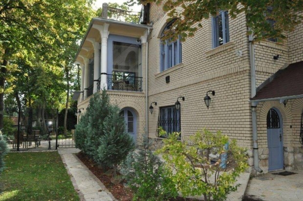 Exclusive lak�sszalon kiad� a 12. ker�letben klinik�nak, sz�ps�gsza