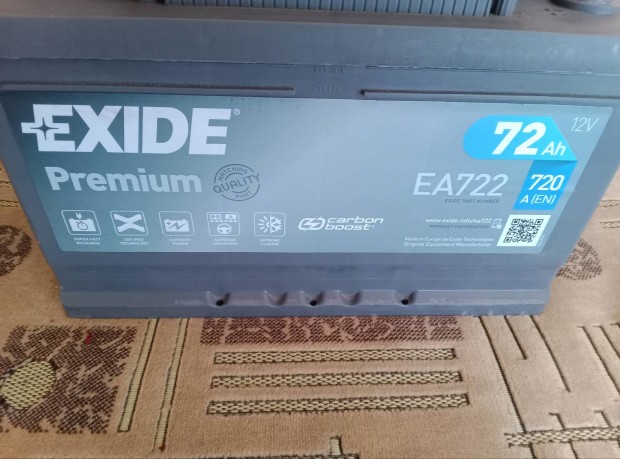 Exide aut akkumultor.