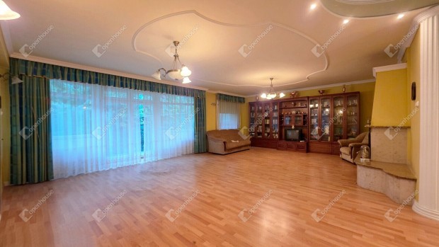 Exkluziv 345 m2-es csal�di h�z Miskolctapolc�n dupla gar�zzsal elad�